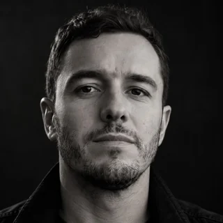 Steven Poirier, Kotona Vision